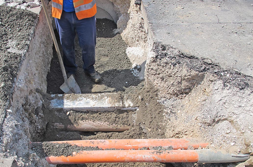 Bruce Hodgins Excavation commercial and industrial services